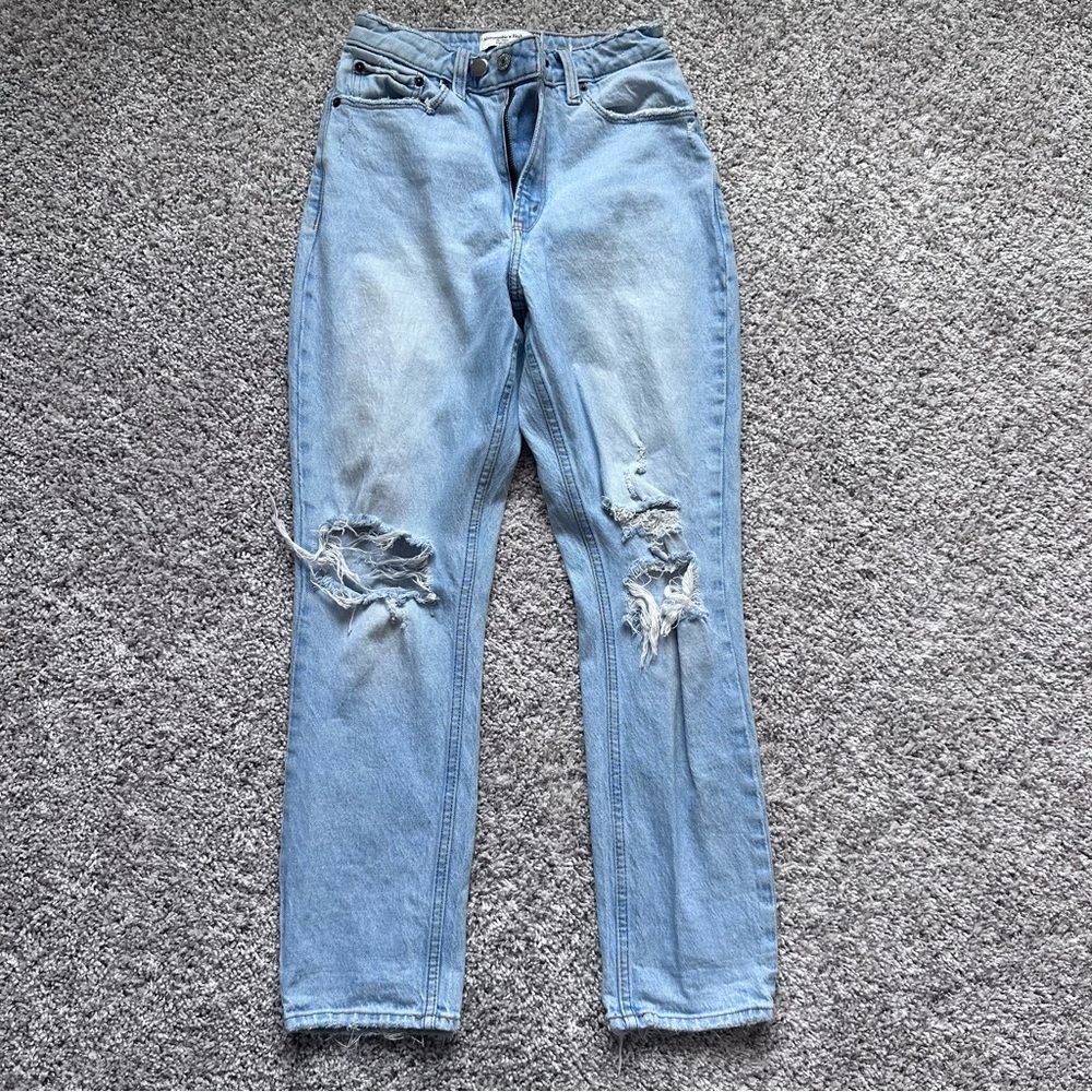 Abercrombie & Fitch The Mom High Rise Curve Love jeans